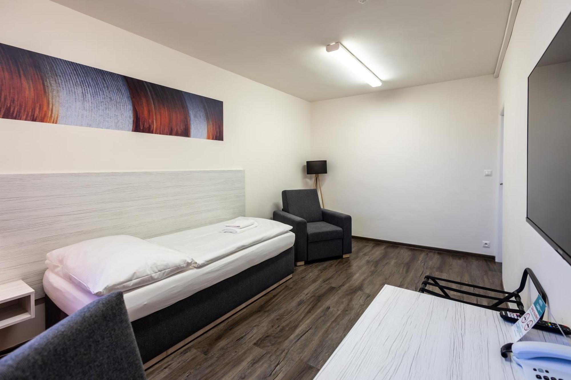 Hotel Garni Vsb Острава Екстериор снимка