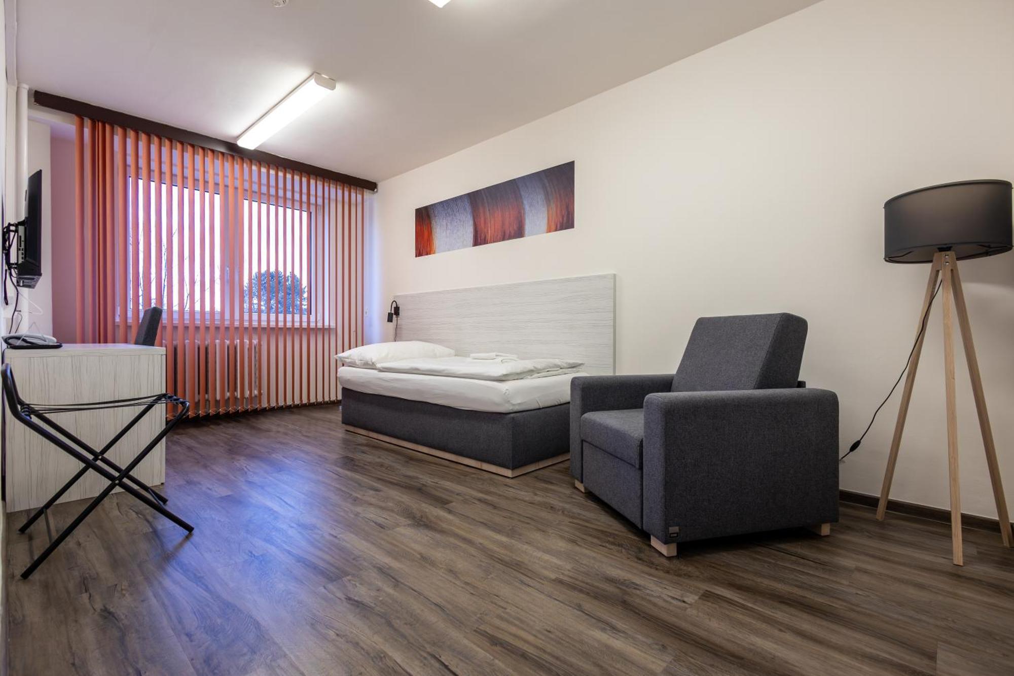 Hotel Garni Vsb Острава Екстериор снимка