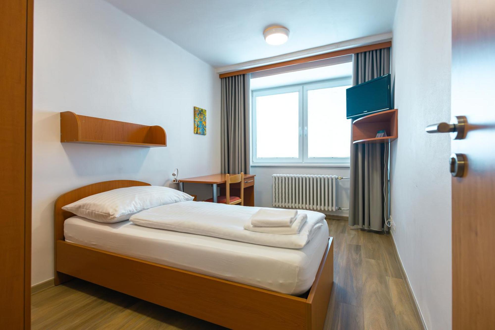 Hotel Garni Vsb Острава Екстериор снимка